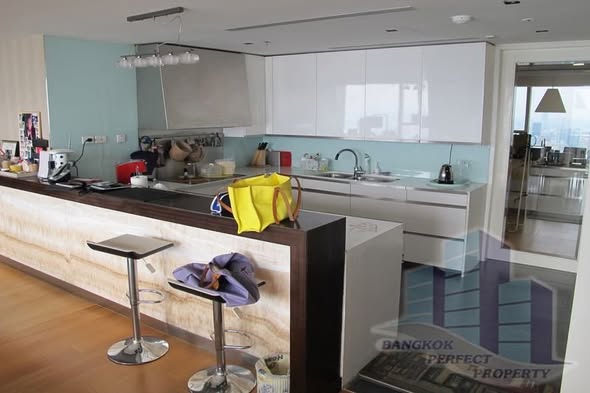 room interior and kitchen of The Met Condominium