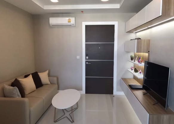 bedroom and room interior of The Metropolis Samrong