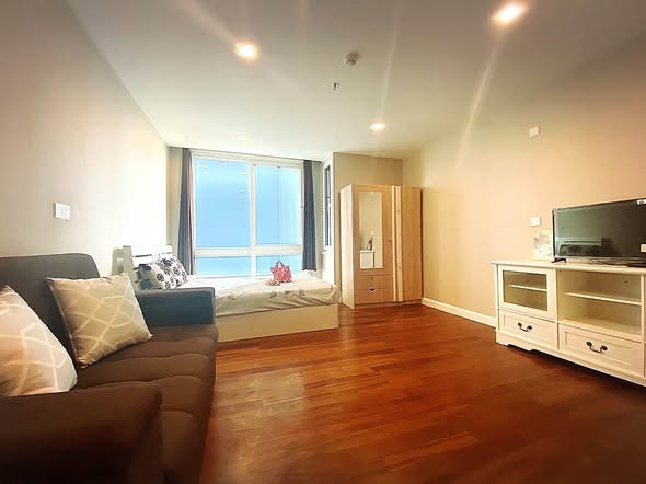living room of The Metropolis Samrong