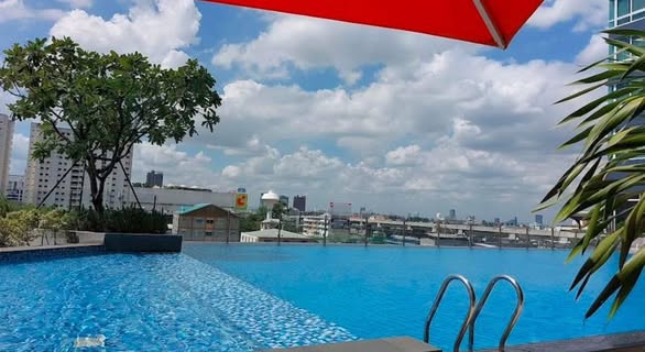 pool of The Metropolis Samrong