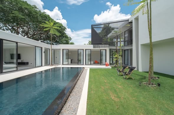 pool and room interior of บ้านพักหัวหิน The Modern Pool Villa