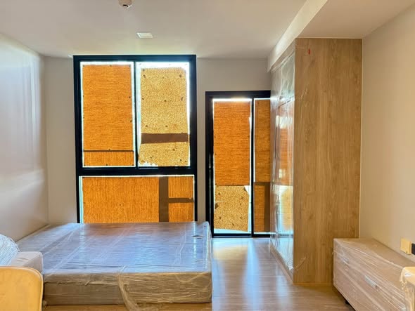 room interior of The Moment Ratchada 19