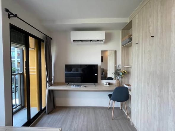 bedroom and room interior of THE MUVE Bangkhae