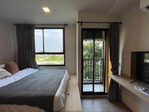 bedroom and room interior of THE MUVE Bangkhae