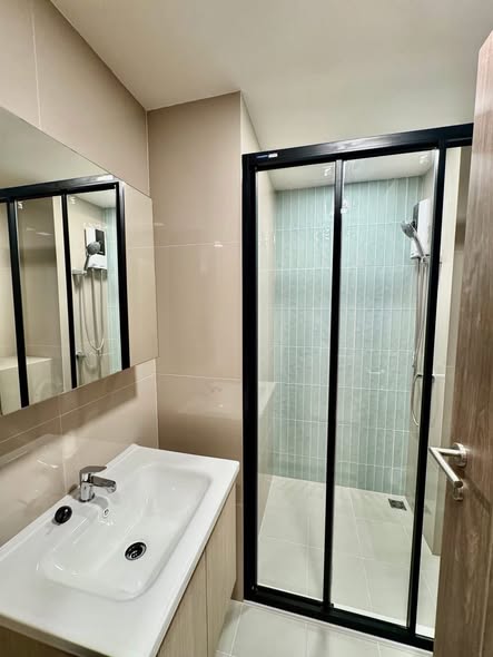 room interior and bathroom of THE MUVE Sukhumvit 107