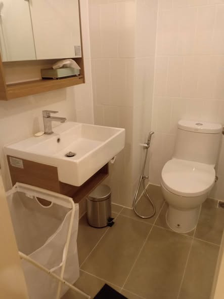 bathroom of The Nest Sukhumvit 22
