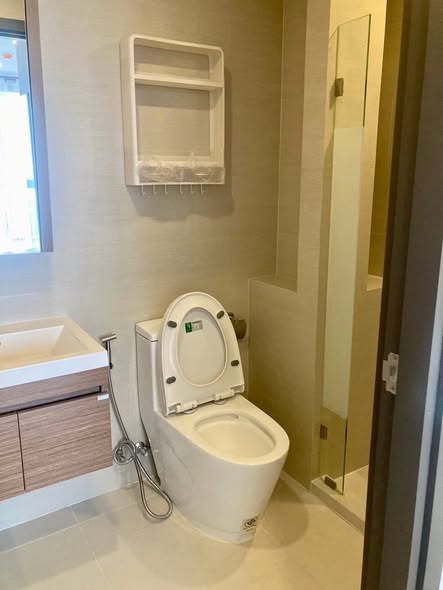 bathroom of The Nest Sukhumvit 64 Phase 2