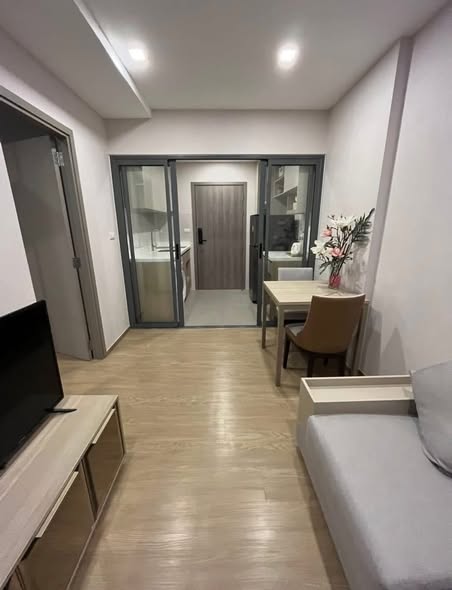 bedroom and room interior of The Nest Sukhumvit 71