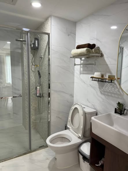 bathroom of The One