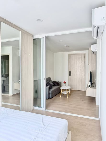 bedroom and room interior of The Origin Phahol 57