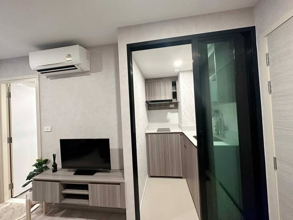 bedroom and room interior of The Origin Sukhumvit 105