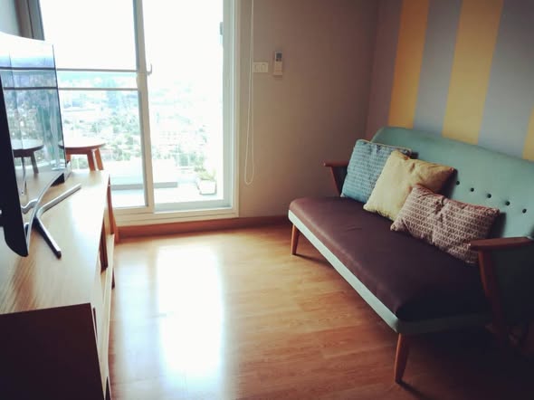 living room and bedroom of The Parkland Ratchada-Wongsawang