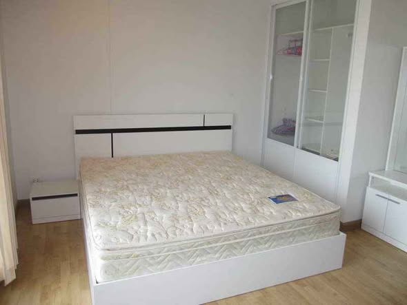 bedroom of The Parkland Taksin -Tha Phra