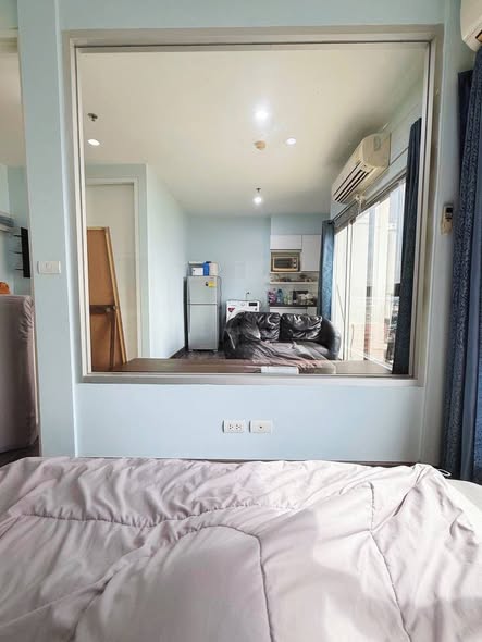 bedroom and room interior of The Parkland Taksin -Tha Phra