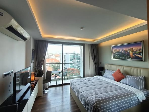 bedroom of The Peak Towers