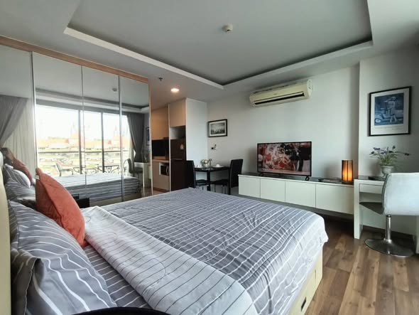 bedroom of The Peak Towers