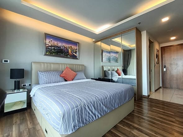 bedroom of The Peak Towers