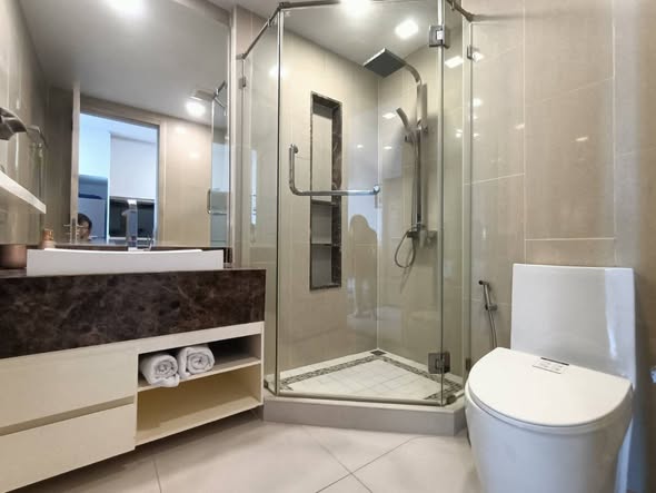 room interior and bathroom of The Peak Towers