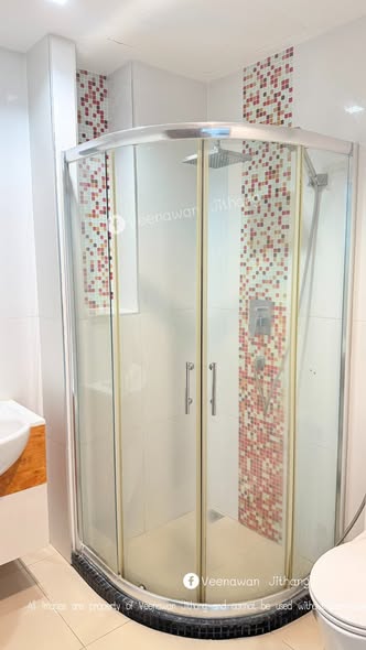 room interior and bathroom of The Pixel