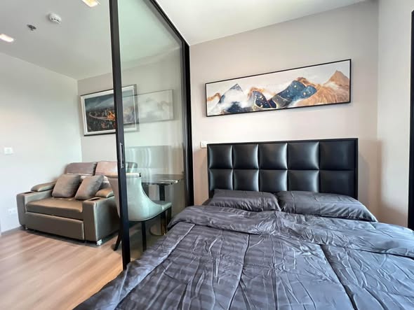 bedroom of The Politan Rive