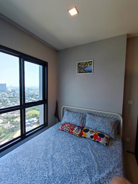 bedroom of The Politan Rive
