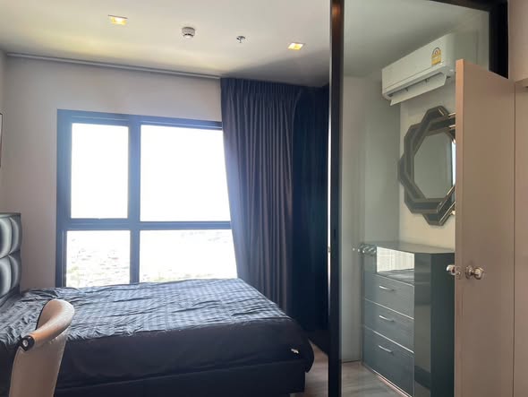 bedroom of The Politan Rive