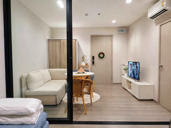 bedroom and room interior of The Politan Rive
