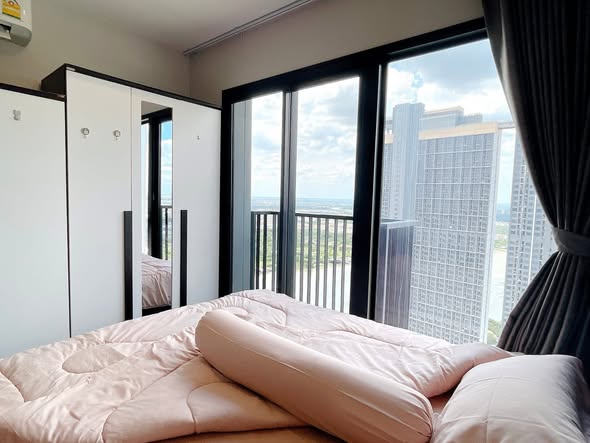 bedroom and room interior of The Politan Rive