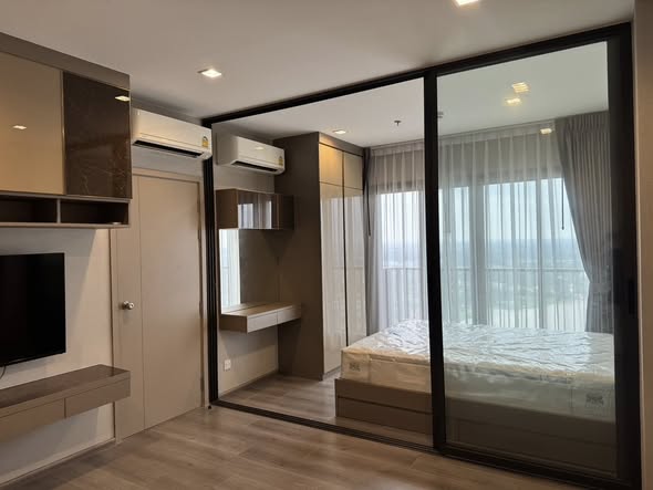 bedroom and room interior of The Politan Rive