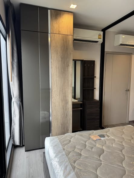 bedroom and room interior of The Politan Rive