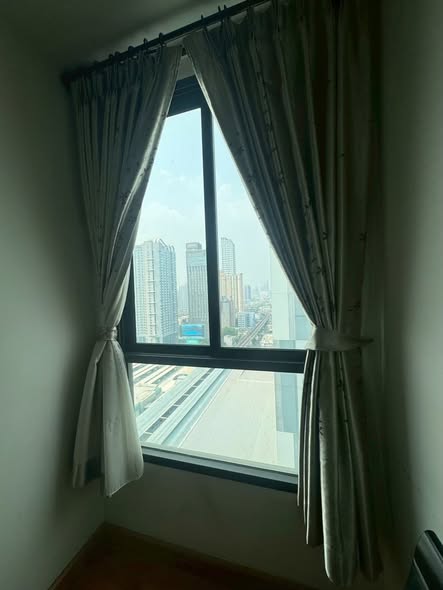 bedroom of The President Condo Sukhumvit 81
