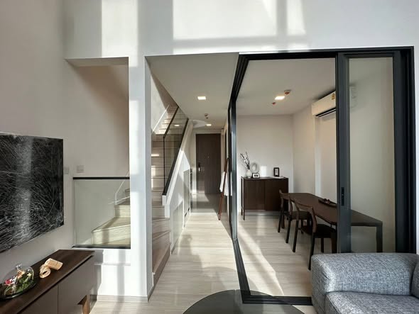 living room and room interior of The Privacy Jatujak