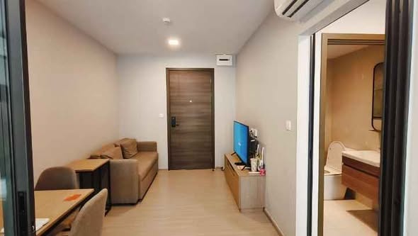 bedroom and room interior of The Privacy S101