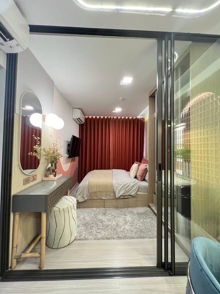 bedroom and room interior of The Privacy S101
