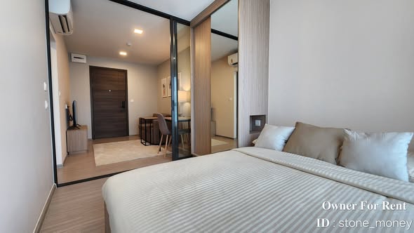 bedroom and room interior of The Privacy S101