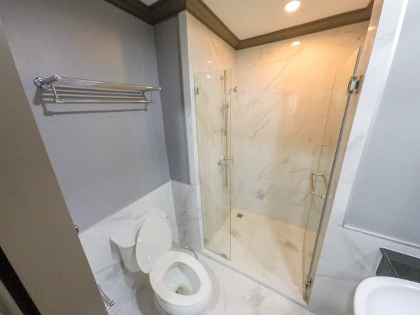 bathroom of The Reserve Kasemsan 3