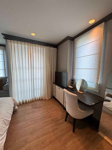 bedroom and room interior of The Reserve Kasemsan 3