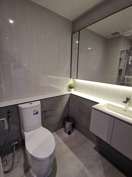bathroom of The Reserve Phahol-Pradipat