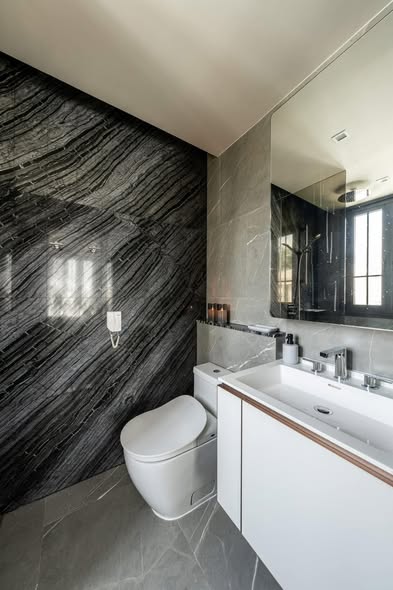 bathroom of The Reserve Sukhumvit 61
