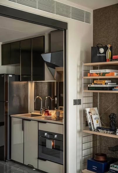 room interior and kitchen of The Reserve Sukhumvit 61