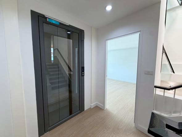 room interior of THE REV. Sukhumvit 101