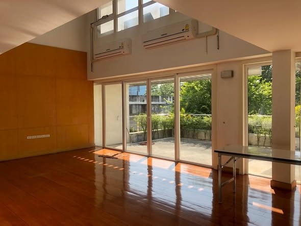 room interior of THE REV. Sukhumvit 101