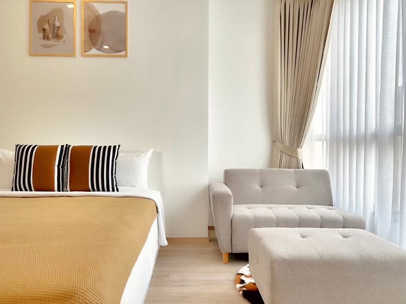 living room and bedroom of The Rich Rama 9 – Srinagarindra