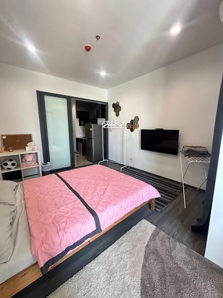bedroom of The Rich Sathon-Taksin