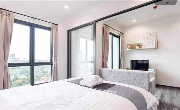 bedroom and room interior of The Rich Sathon-Taksin