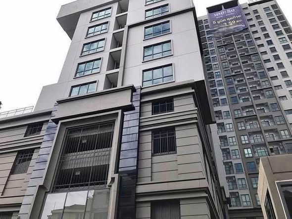 The Rich Sathon-Taksin