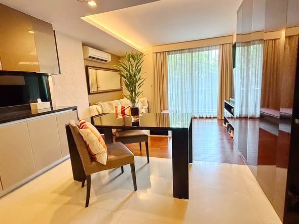 living room of The Rise Sukhumvit 39