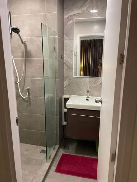 room interior and bathroom of The Rise Sukhumvit 39