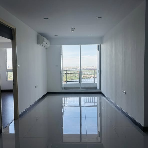The River Condominium