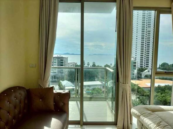 bedroom and room interior of The Riviera Wongamat Beach : เดอะ ริเวียร่า วงศ์อมาตย์ บีช